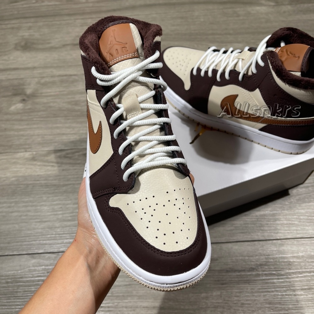 Air Jordan 1 Mid Women’s Brown Oatmeal - Picture 5 of 10